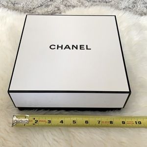 CHANEL box